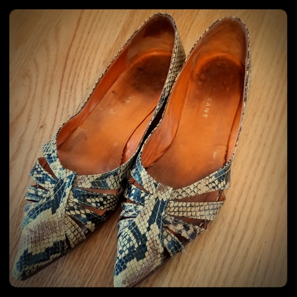 Genuine snake skin pointy flats
